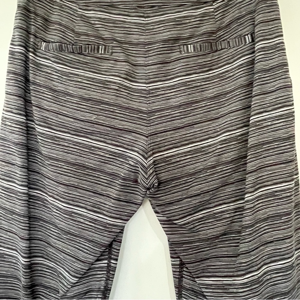 Lululemon Jet Crop Pants Gray Stripes Drawstrings 2 Side Pockets Women Size 8 - Picture 11 of 11